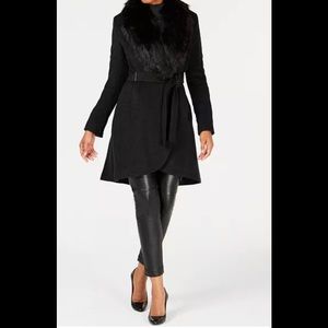 Faux-Fur-Collar Wrap Coat with a belt